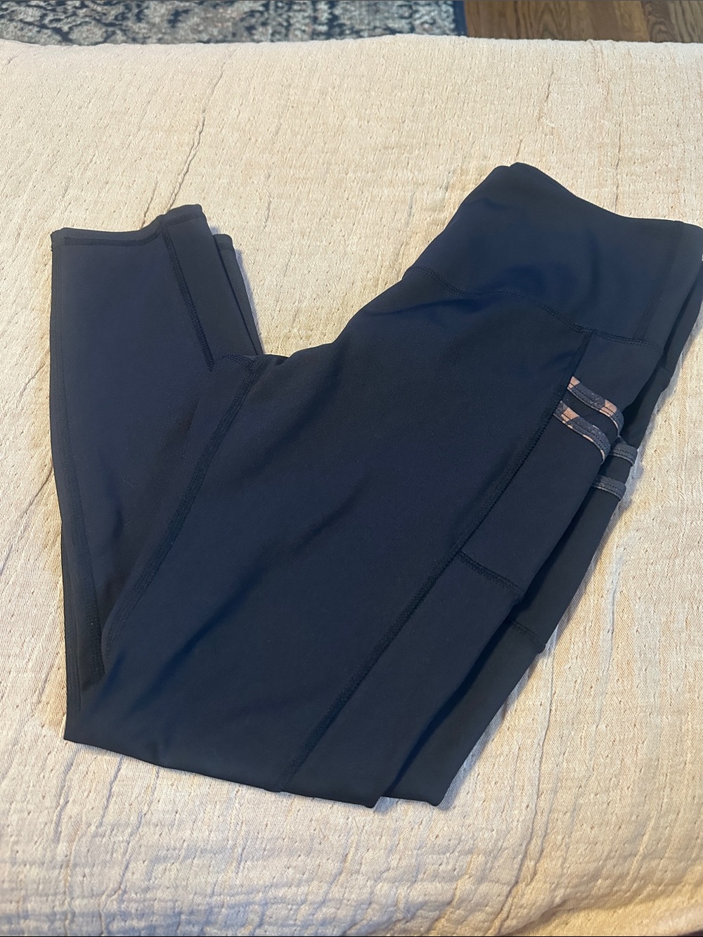 Leg end size large Black Performance Leggings with Side Pocket Detail